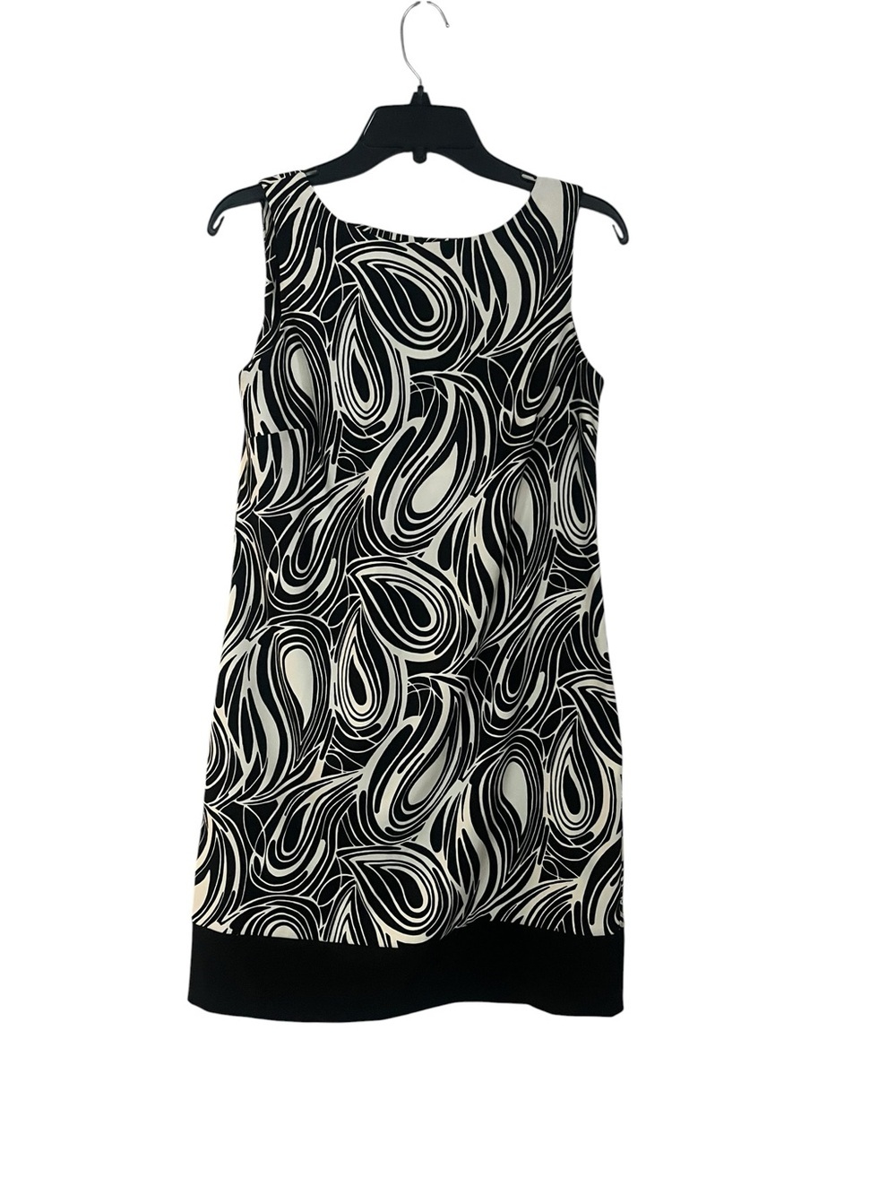 AB Studio Black & White Swirl Sleeveless Shift Dress